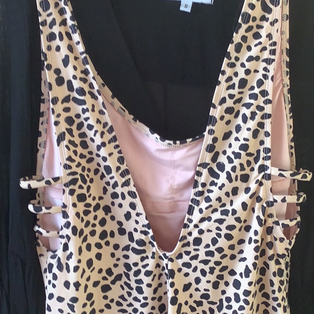 NWOT One Piece Animal Print Swim Suit 🖤🖤 - Picture 4 of 7